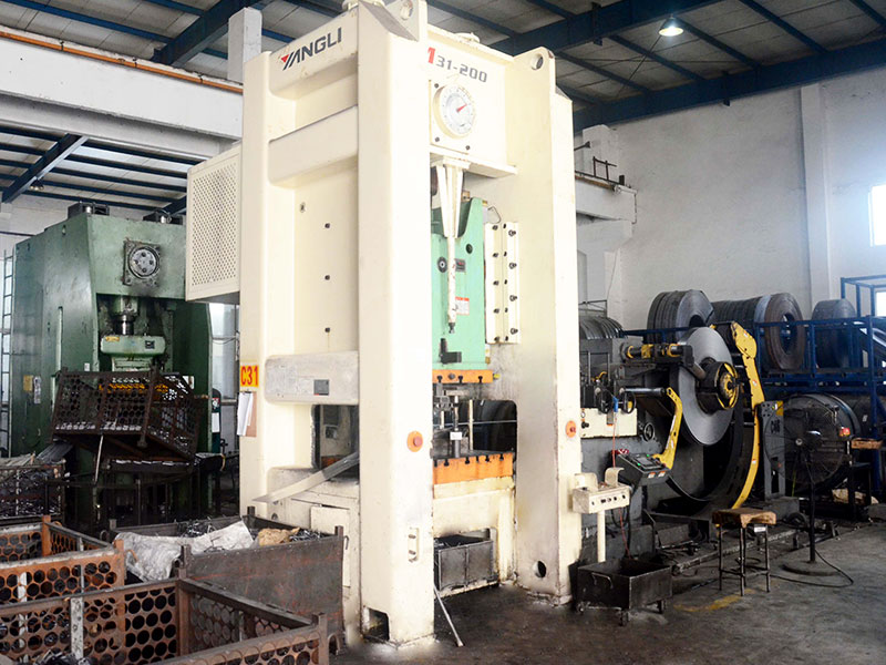 Máy cấp phôi máy dập lớn